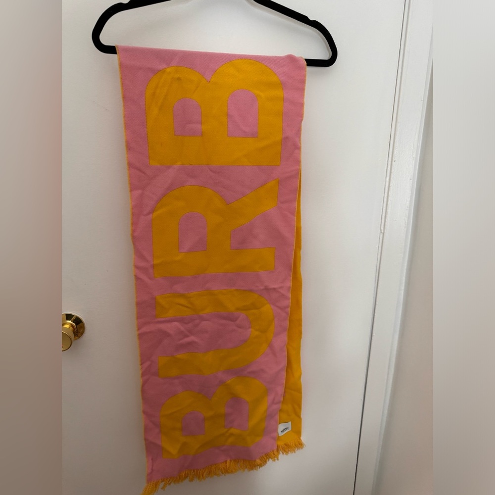 Burberry Wool Jacquard Logo Scarf 🤍 - Picture 8 of 8